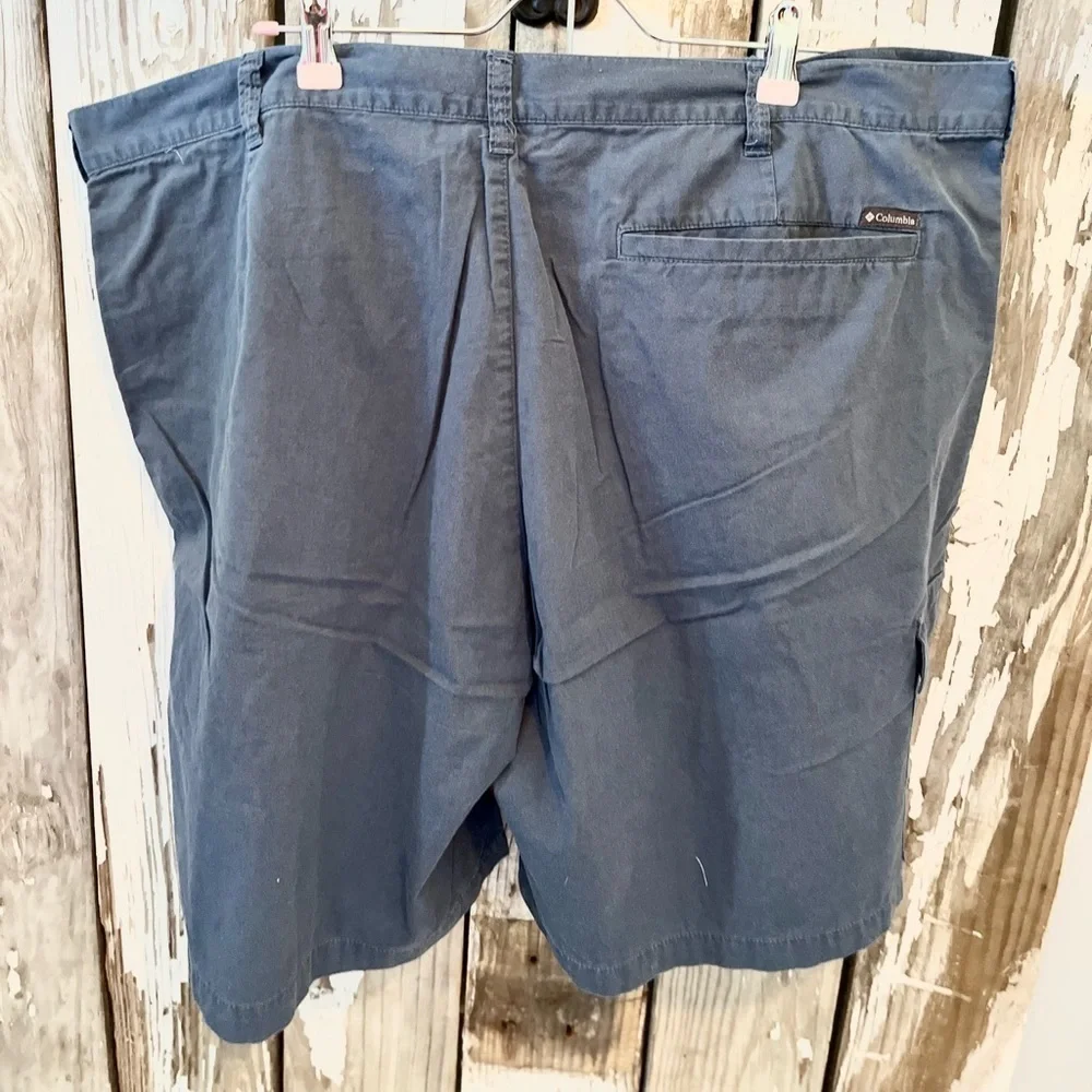Mens Columbia size 44 cargo shorts blue